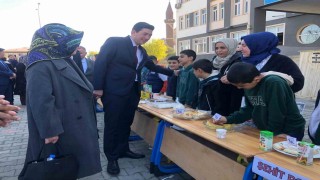 Iğdırda Gazzeye destek için Bir Okul, Bir Umut temasıyla yardım kampanyası düzenlendi