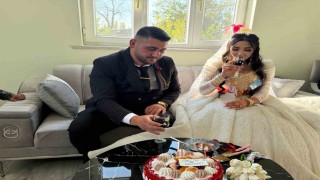 Iğdırda İranlı gelin düğününde geleneklerini uyguladı, davetliler ilgiyle izledi