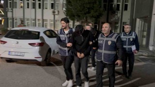 İki vatandaşı 1 milyon 800 bin TL dolandırdılar, polisin takibiyle yakalandılar