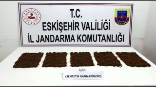 İlçeye uyuşturucu taşıyan 3 şahıs jandarma tarafından yakalandı