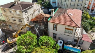 İlkadımdaki metruk binalar yıkılıyor