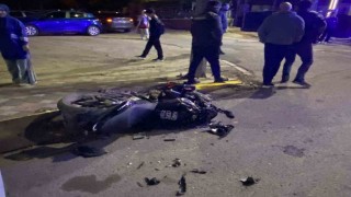 İş makinesi ile çarpışan motosikletli ağır yaralandı