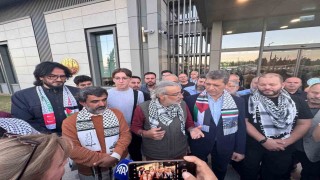 İsrailin alıkoyduğu 2 aktivist Antalyaya döndü