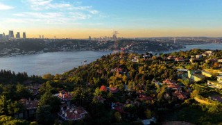 İstanbul Boğazında gün batımında mest eden sonbahar manzarası