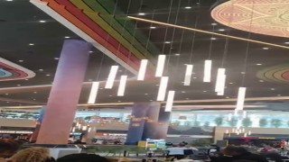 İstanbulda hissedilen 5.0 büyüklüğündeki deprem anı AVMde böyle görüntülendi