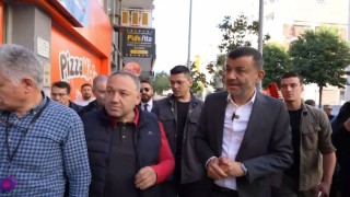 İstiklal Caddesini ziyarete giden Başkan Çavuşoğlu, esnafın tepkisiyle karşılaştı