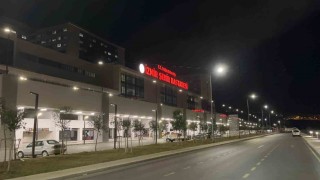 İzmirde husumetli iki grup arasında silahlı kavga: 3 yaralı