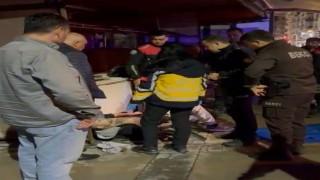 İzmirde parkta kanlı tartışma: 5 yerinden bıçaklandı