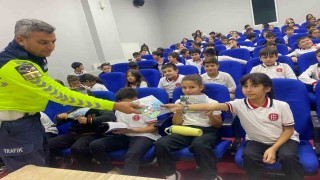 Jandarma 142 öğrenciye trafiği anlattı