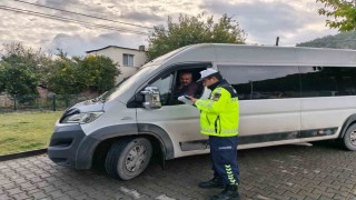 Jandarma ekiplerinden öğrenci güvenliği ve trafik bilinci denetimi