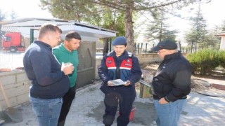 Jandarmadan vatandaşlara kadına şiddetle mücadele eğitimi