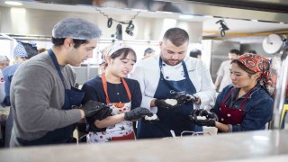 Japon öğrencilere Türk mutfağı dersi