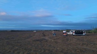 JASAT, uyuşturucu tacirlerini tarlada yakaladı