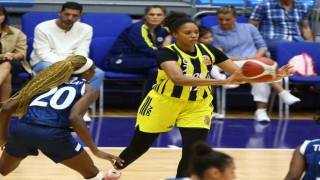 Kadınlar Basketbol Süper Ligi: Fenerbahçe: 71 - Emlak Konut: 53