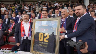 Kahta 02 Spor Kulübünden Başkan Hallaça Onursal Başkanlık unvanı