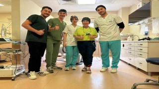 Karabükte 16 yaşındaki hastaya doğal diş nakli yapıldı