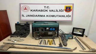 Karabükte kaçak kazı yapan 4 kişi suçüstü yakalandı