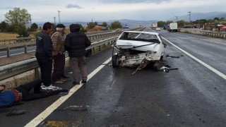 Karabükte panelvanın çarptığı otomobildeki 2 kişi yaralandı