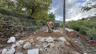 Karacasu Belediyesinden yol güvenliği