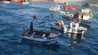 Karadenize açılan balıkçılardan Filistine özgürlük çağrısı