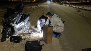 Karamanda devrilen motosikletin genç sürücüsü ağır yaralandı