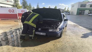 Karapınarda otomobil yangını paniğe neden oldu