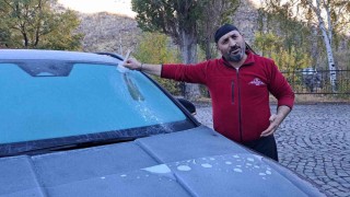 Kars buz kesti: Termometreler eksi 7yi görünce araç camları buz tuttu