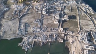 Karsta sular çekildi, eski köy ortaya çıktı