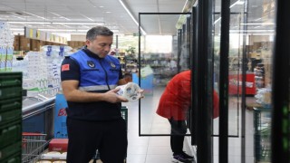 Kartepedeki marketlerde son kullanma tarihi ve fiyat etiketi denetimi