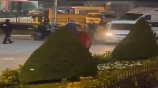 Kastamonu Belediyesi önünde işten çıkartılan şahıs eylem yapıp kendine zarar verdi