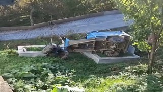 Kastamonuda devrilen patpatın altında kalan sürücü yaralandı