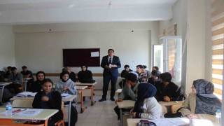 Kaymakam Erdoğan, öğrenciler ve öğretmenlerle bir araya geldi