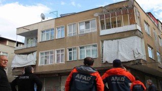 Kayseride 3 katlı bina yıkılma tehlikesi nedeniyle boşaltıldı