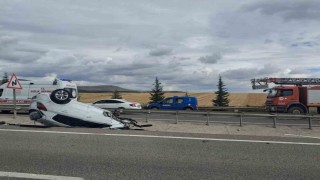 Kaza yapan araçtan fırlayan teker başka bir araca çarparak kazaya neden oldu
