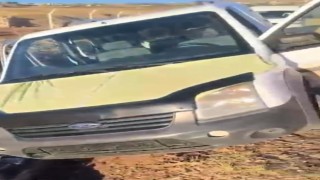 Kaza yapan hırsızlık şüphelileri, aracı bırakıp kaçtı