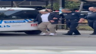 Kendisini polis olarak tanıtıp saldırgan tavırlar sergileyen alkollü şahıs gözaltına alındı