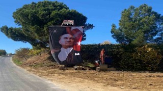 Kepçe operatöründen anlamlı cumhuriyet kutlaması