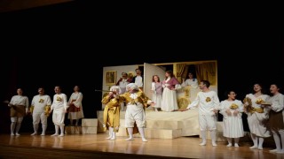 Kibarlık Budalası tiyatroseverlerle buluştu