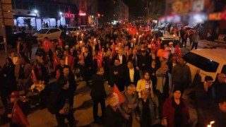 Kırıkkalede binlerce kişi Cumhuriyet için yürüdü