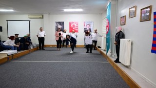 Kırklarelinde huzurevi sakinleri ile protokol üyeleri arasında bocce müsabakası