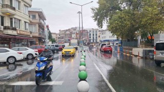 Kırklarelinde sağanak yağış etkili oluyor