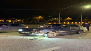 Kırmızı ışıkta bekleyen motosikletli canından oluyordu