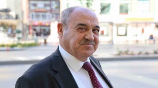 Kırşehirde 43 yıllık eğitimciye öğrencilerden duygusal veda