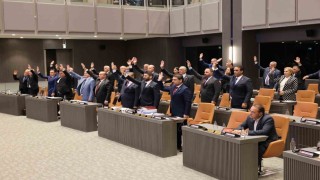 KKTC meclisinde Kıbrıs Sorununa İki Devletli Çözüm Konusunda Karar Önerisi oy çokluğuyla kabul edildi