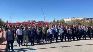 KMÜde üniversite öğrencileri ve akademisyenler Gazze için yürüdü