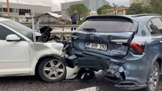 Kocaelide 5 araçlı zincirleme kaza: 1i çocuk 5 yaralı