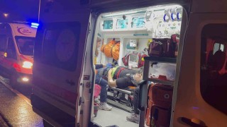 Kocaelide feci kaza: Sürücü yola fırladı, araç ters döndü