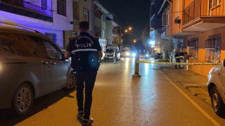 Kocaelide sokak ortasında bacağından vuruldu