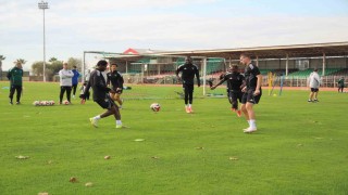 Kocaelisporun başarılı futbolcusu Joseph Nonge: Hocamız nerede isterse oynarım