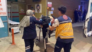 Kontrolden çıkan motosiklet kaldırma çarptı : 1 ağır yaralı